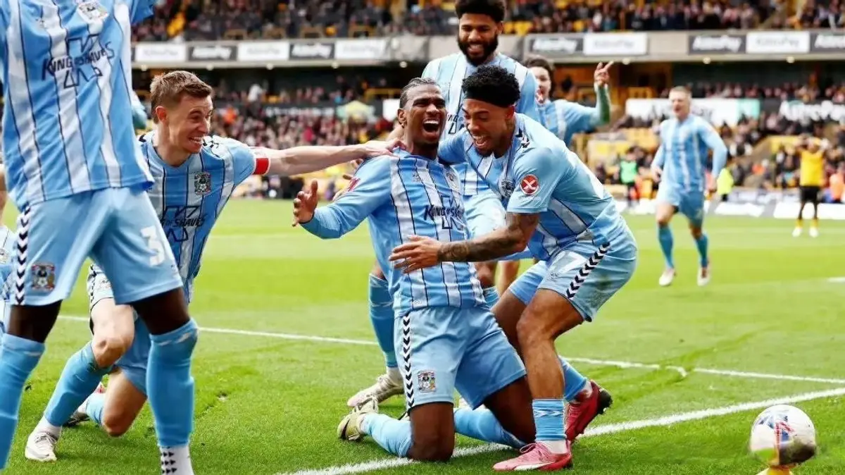 坐镇优势主, 场友谊赛, 季的两次交