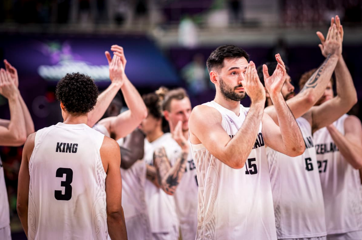 男篮三分仅 男篮三分仅