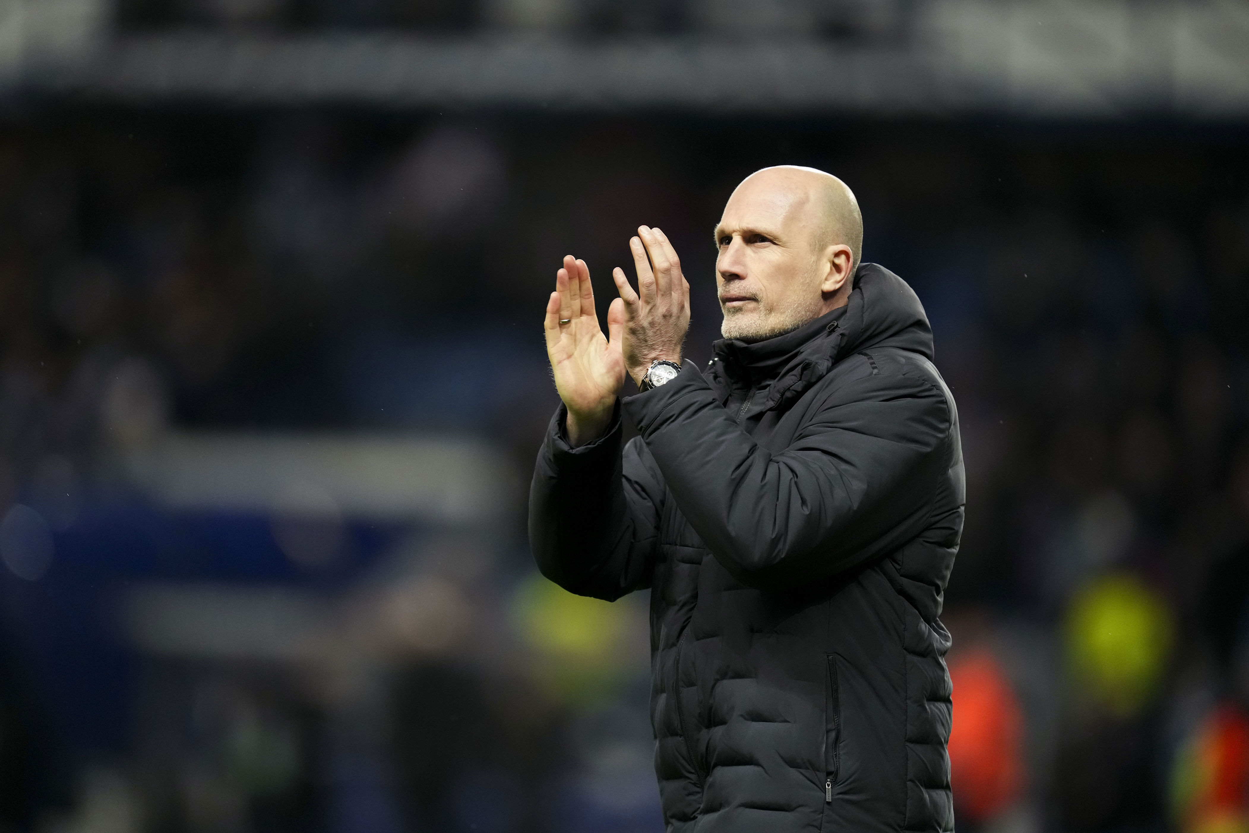 过百万欧元 过百万欧元