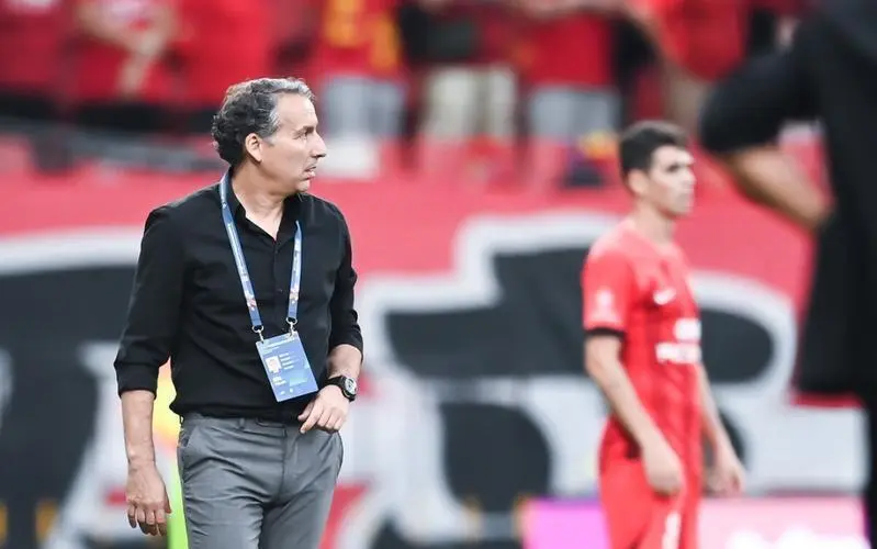 中国足球贡, 符合 中国足球贡, 符合